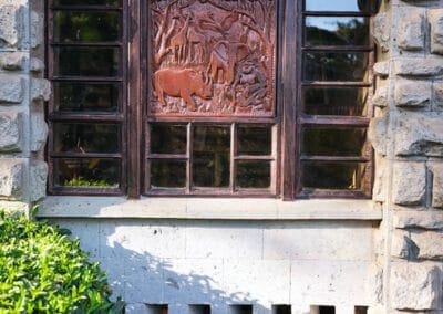Artefacts & Decorations